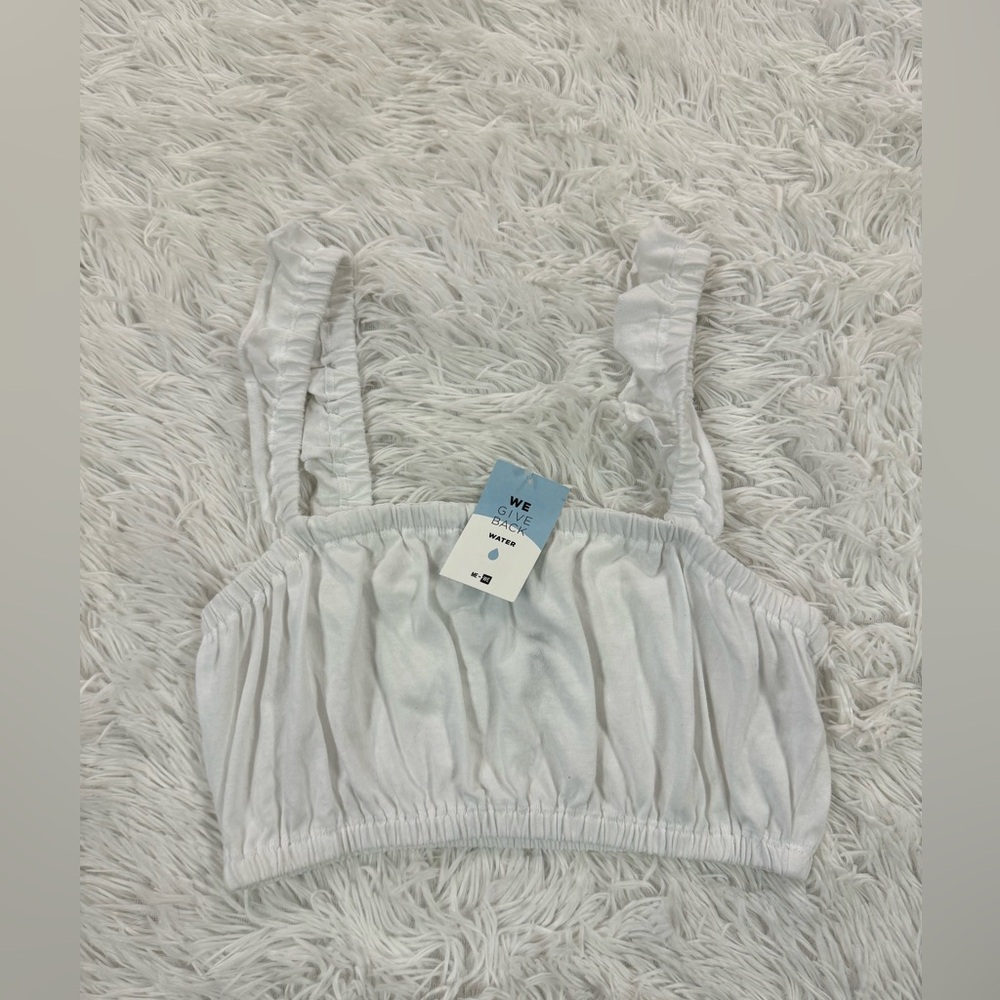 nwt me to we cropped tank top